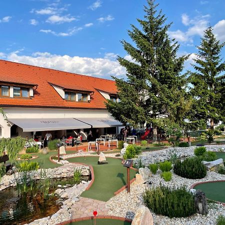 Отель Tisnovska Rychta Экстерьер фото